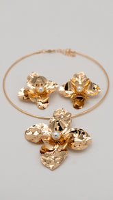 Pearl Fleur Necklace Set