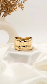 Gold Wave Melt Bangle