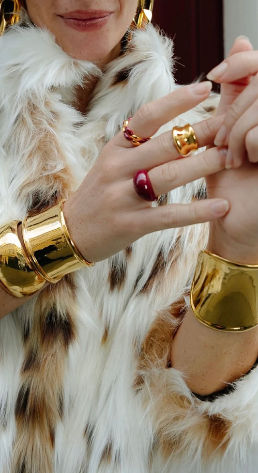 Minimal, Modern, and Meaningful: Jewelry Trends That Define 2025