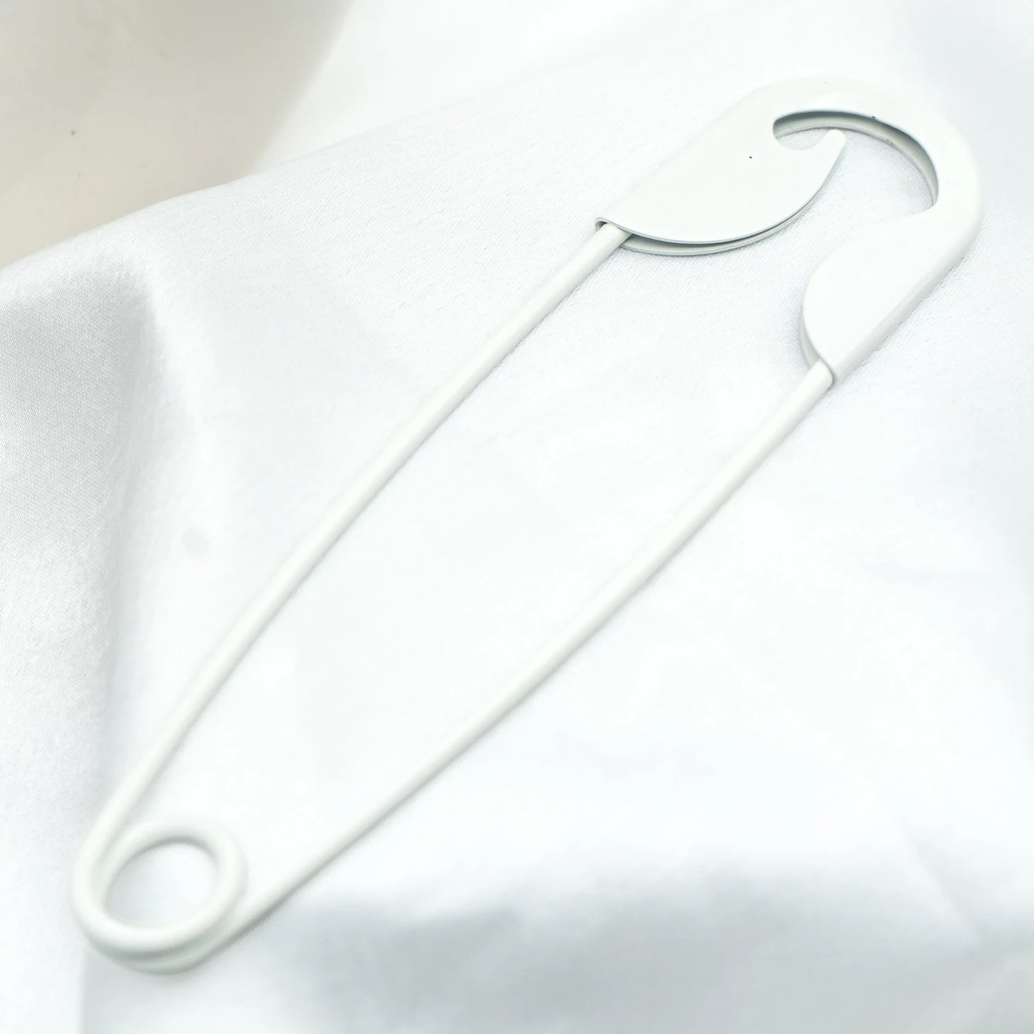 Sutura Pin