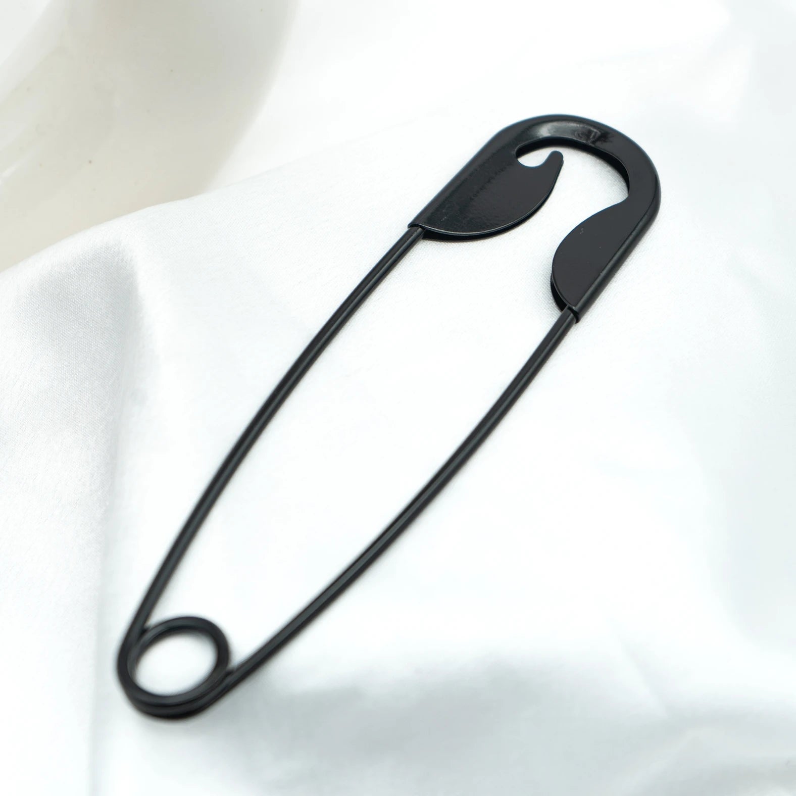 Sutura Pin