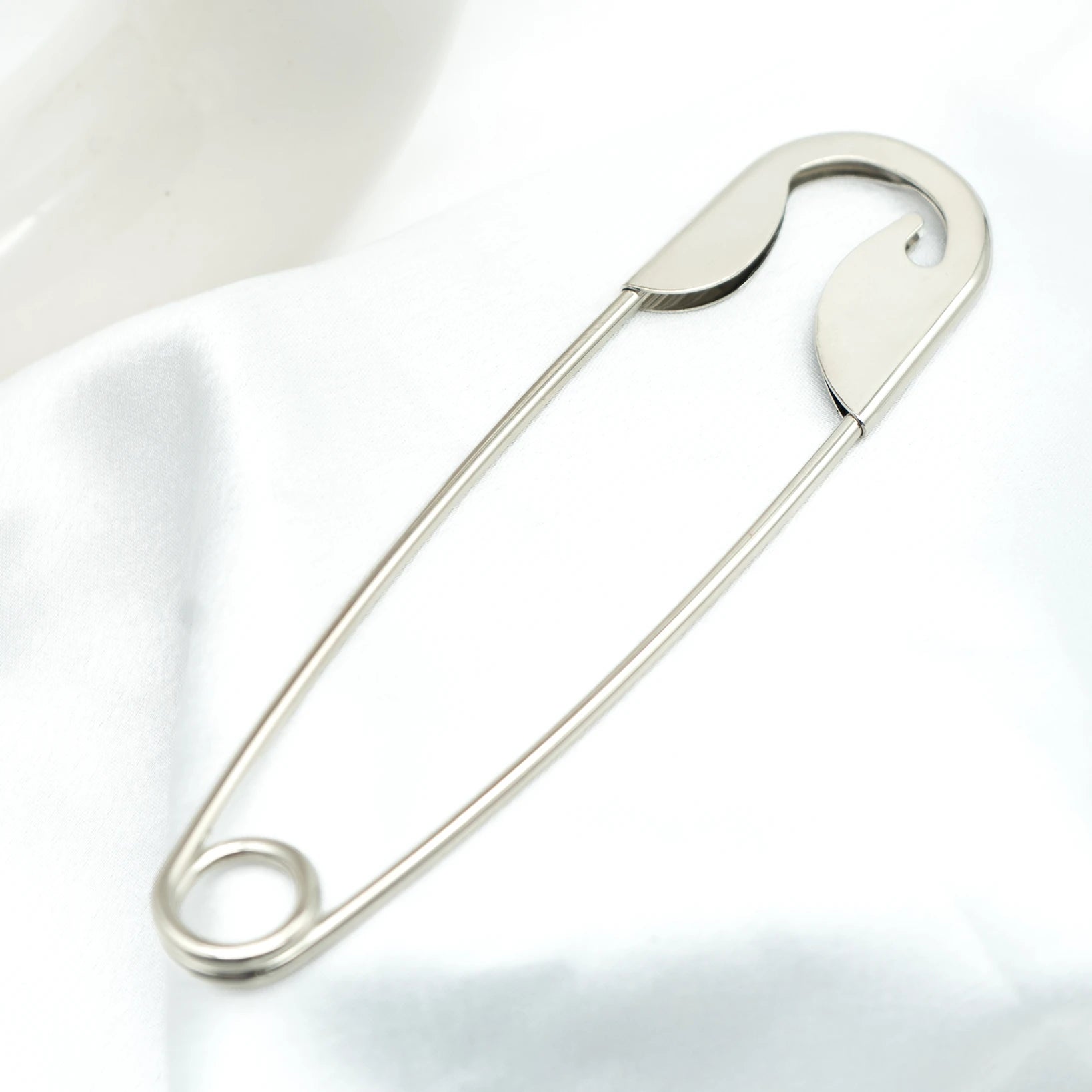 Sutura Pin