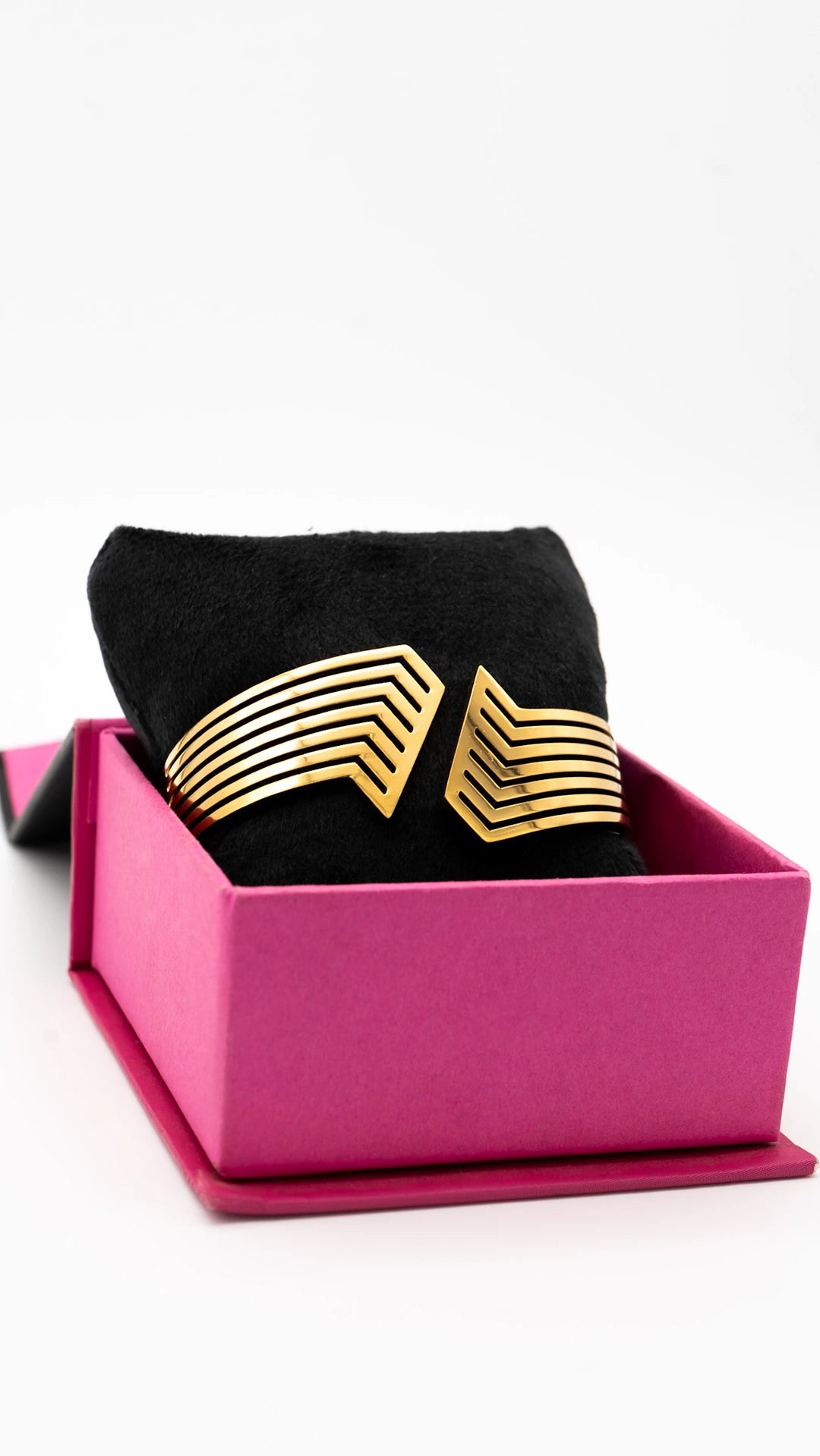 Solene Curve Bangle