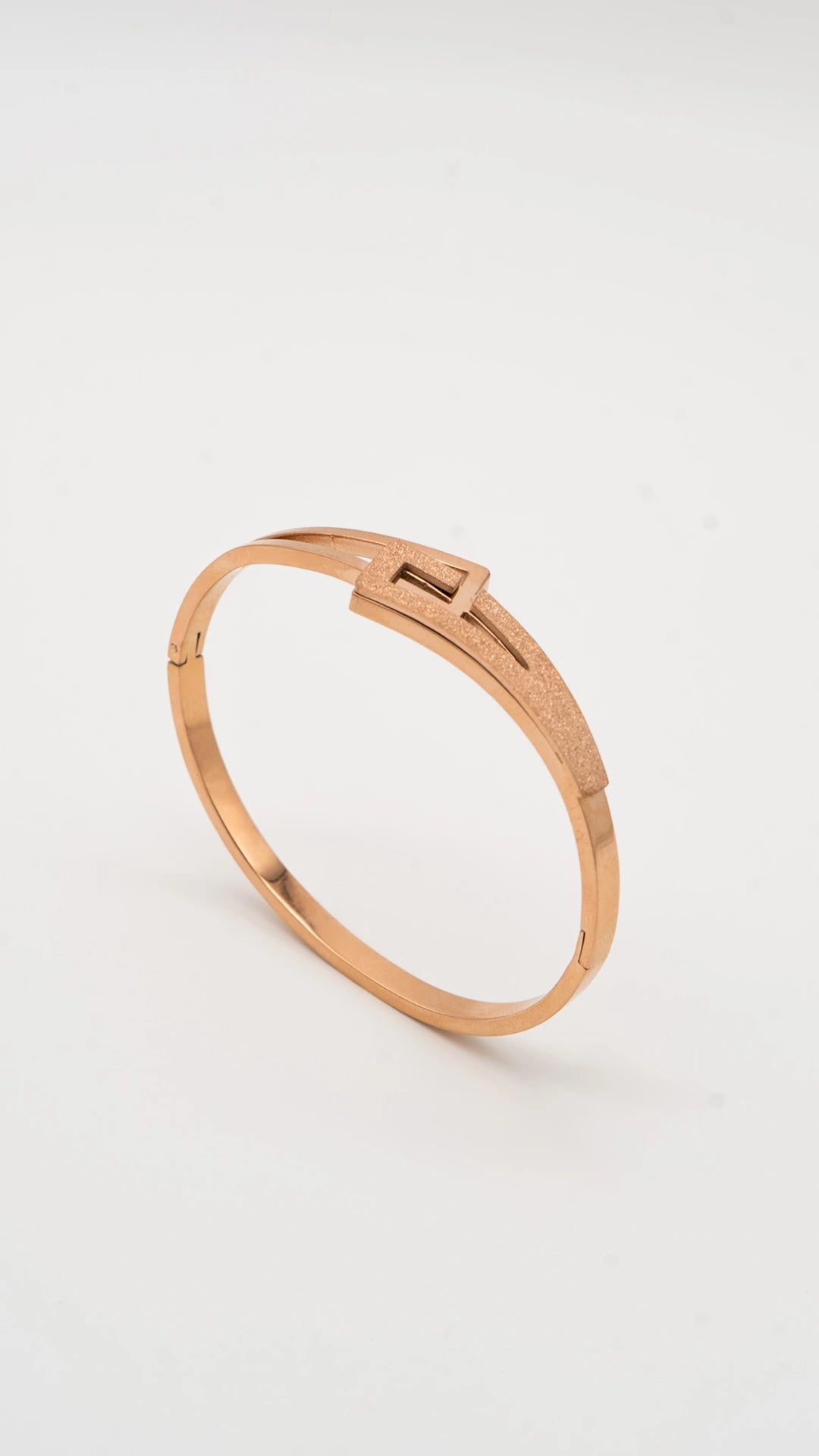Rose Gold Elinx Bangle
