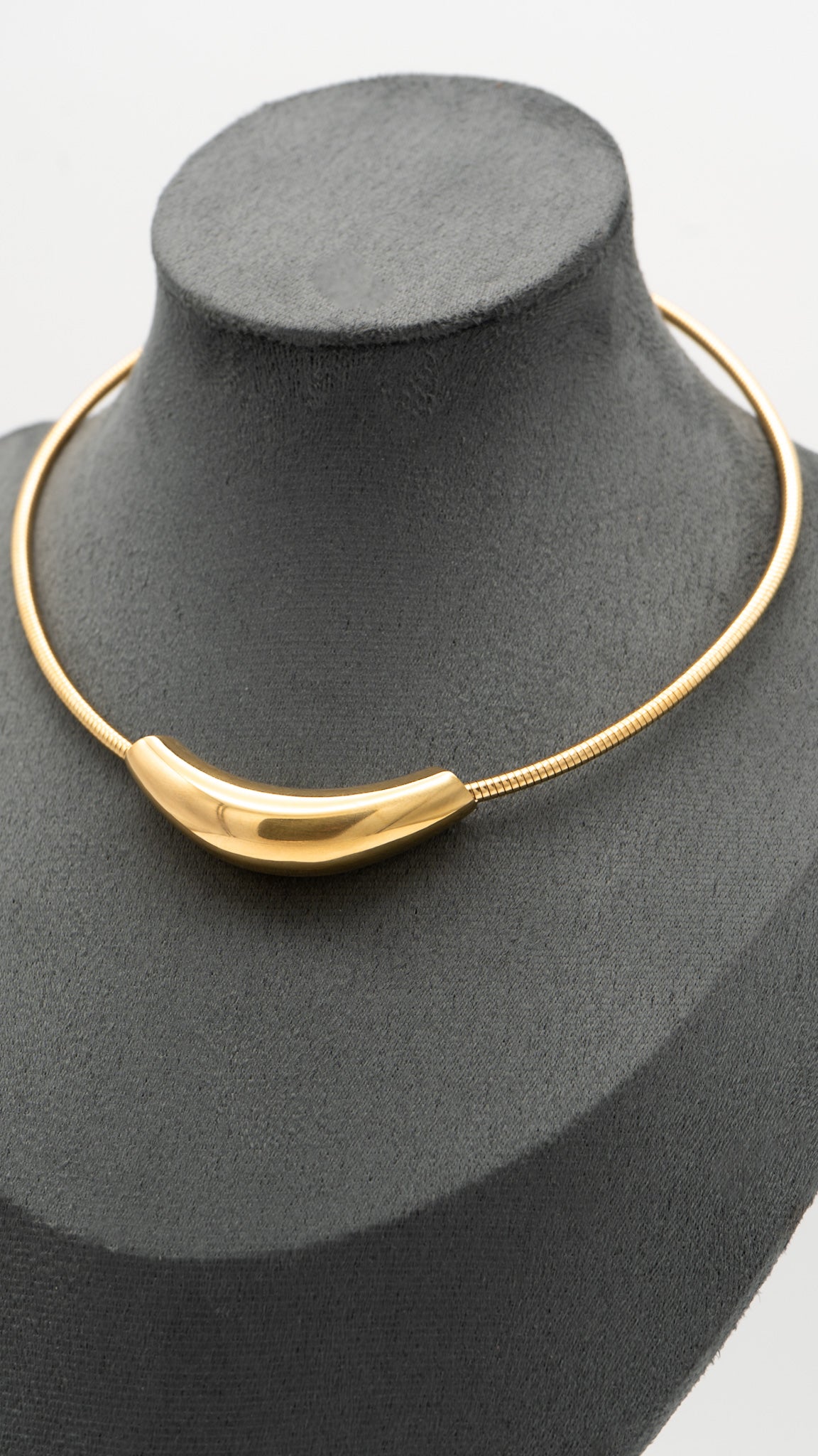 Gloe Necklace