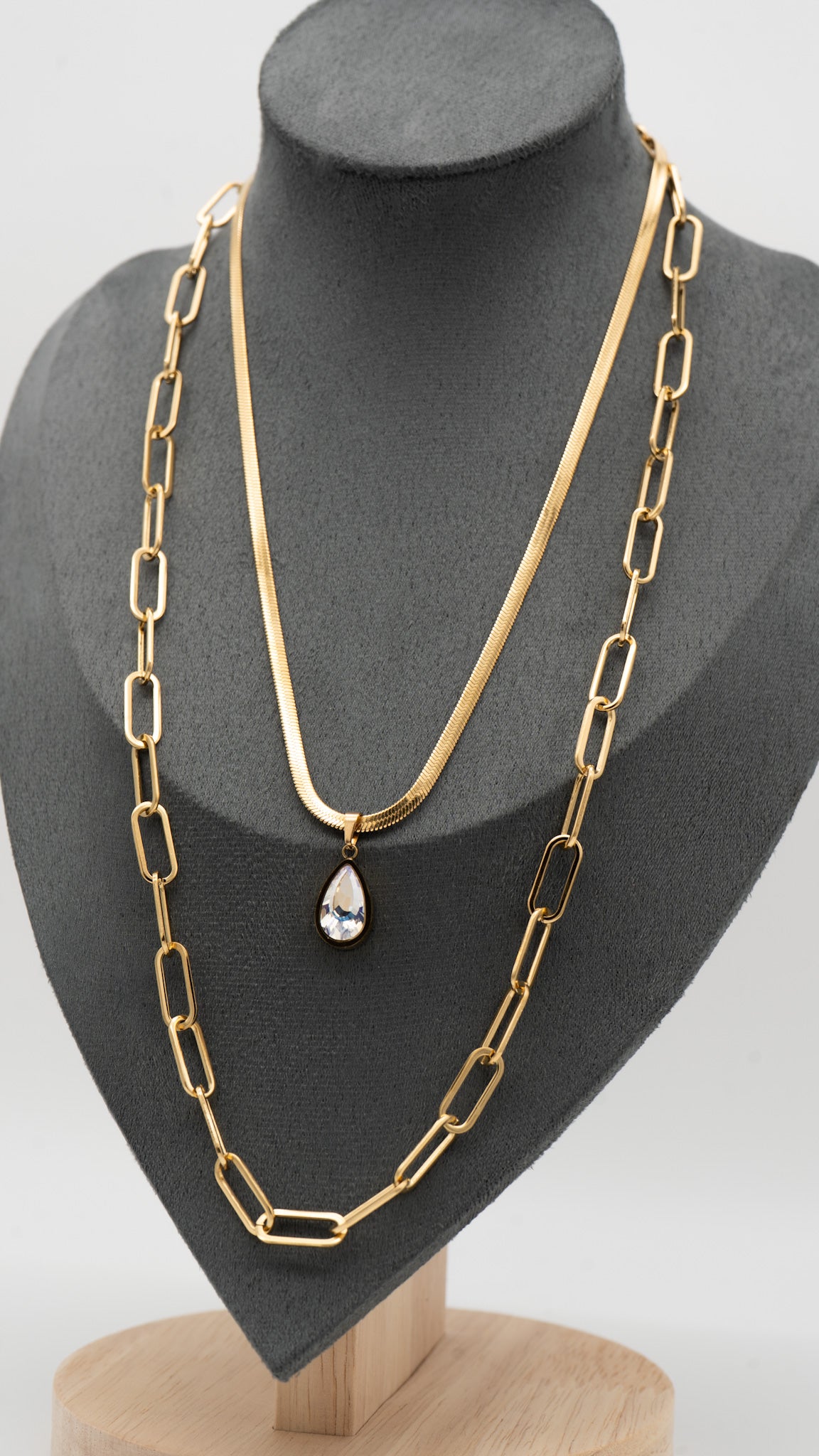 VeraGlow Necklace