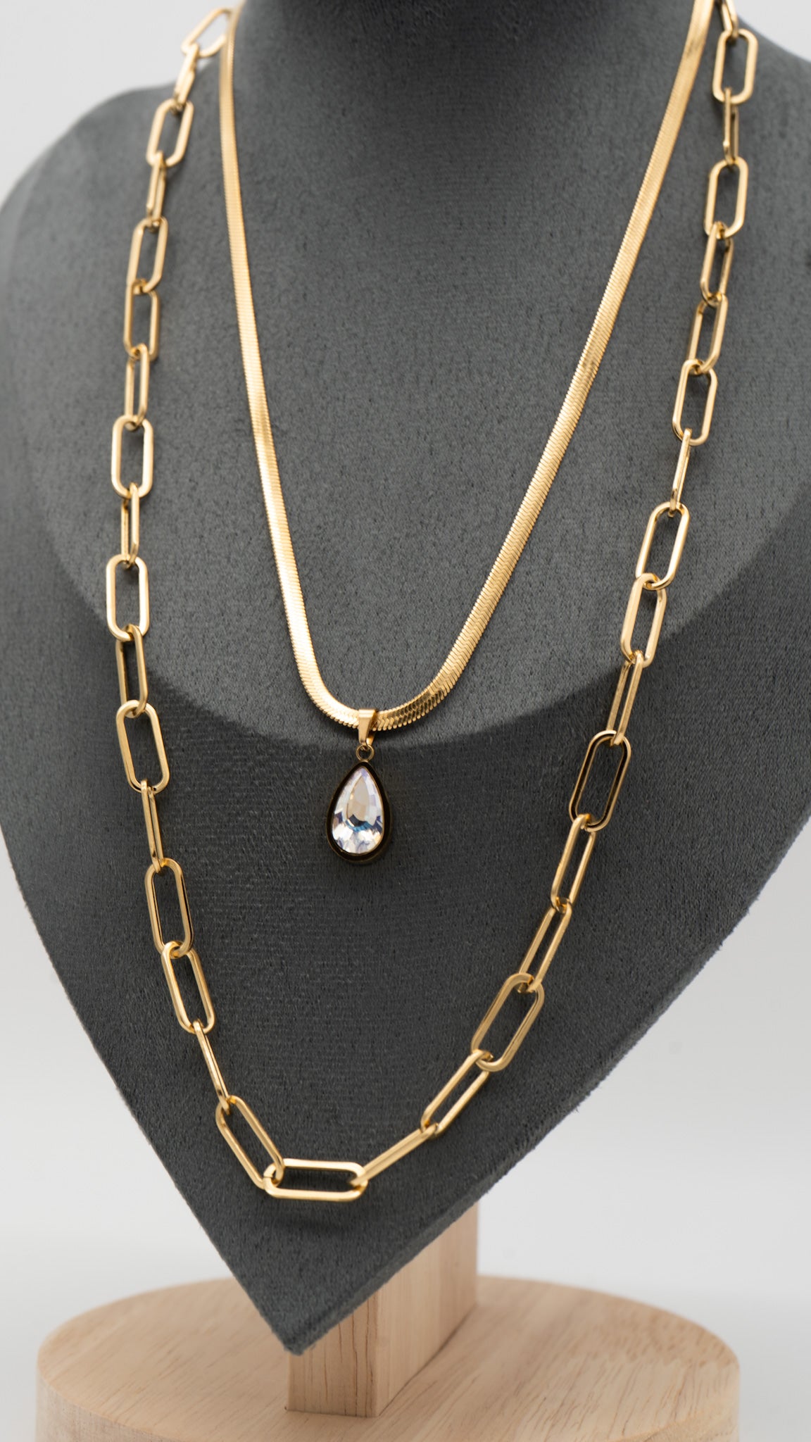 VeraGlow Necklace