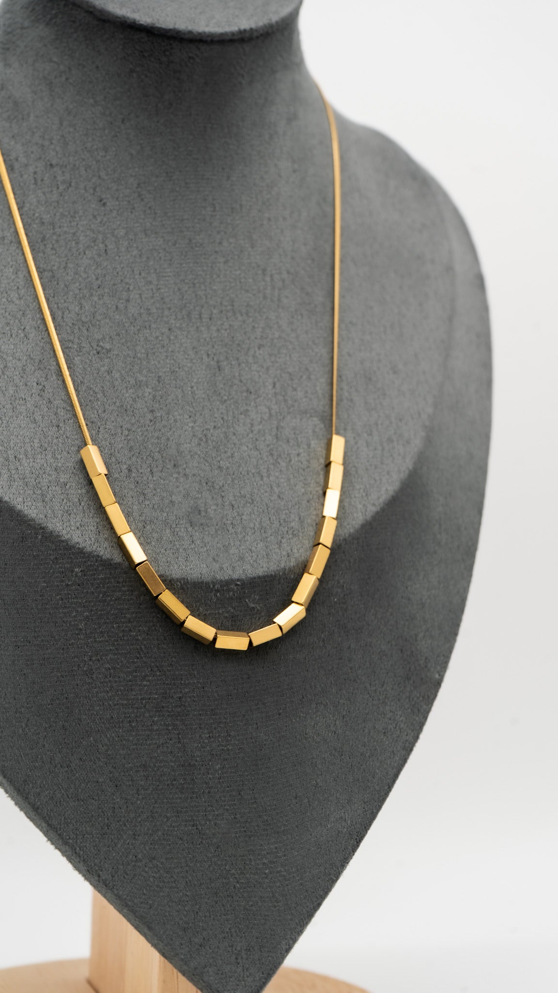 Cubia Golden Link Necklace