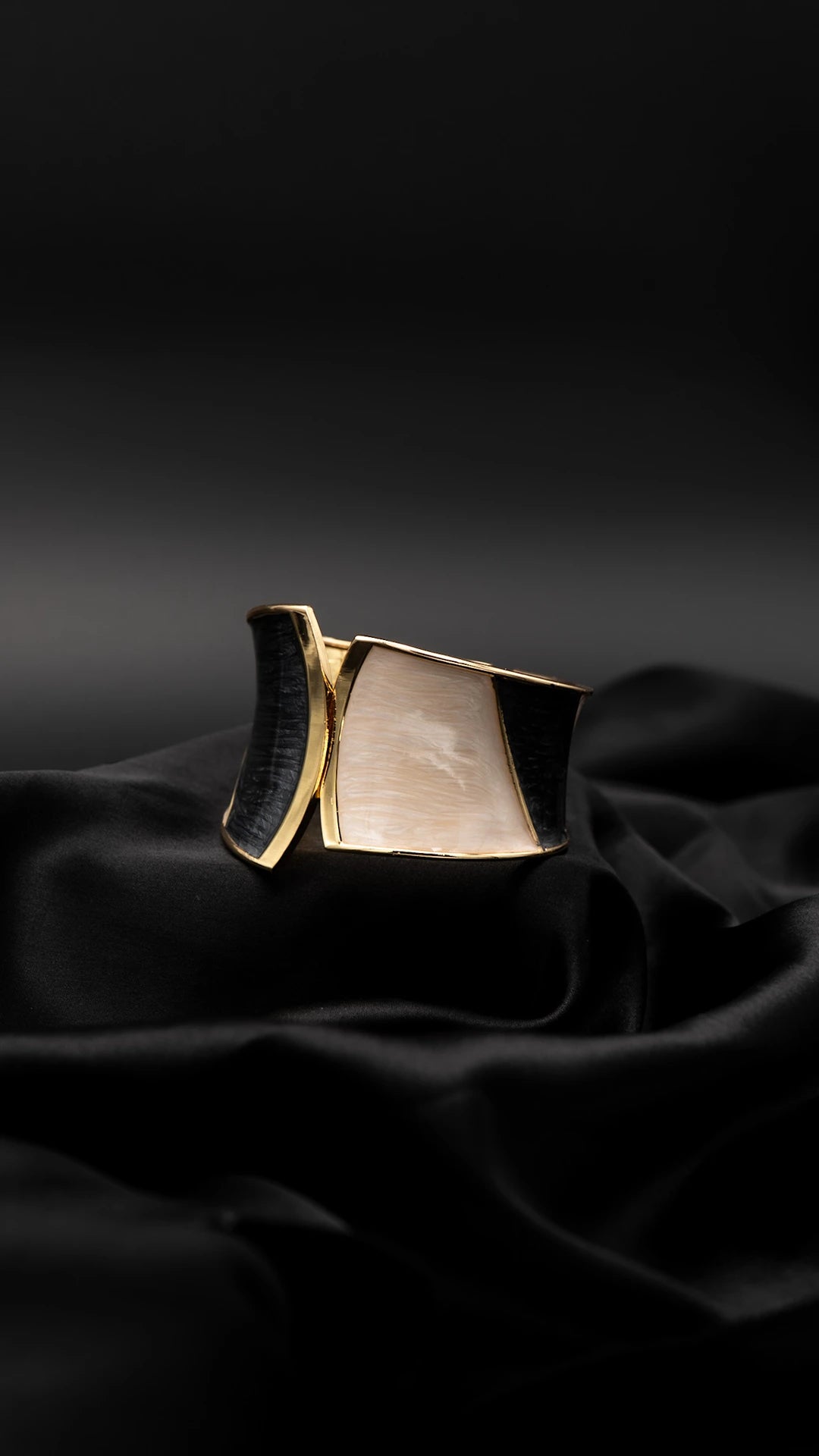 Zyra Bangle