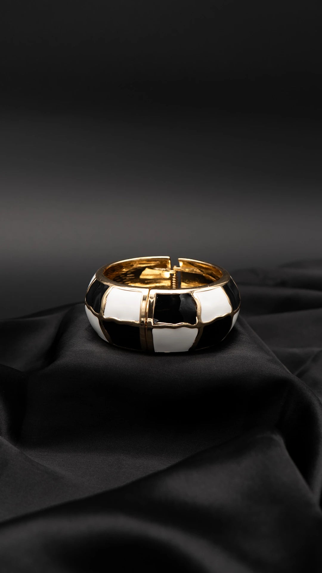 Sira Monochrome Bangle