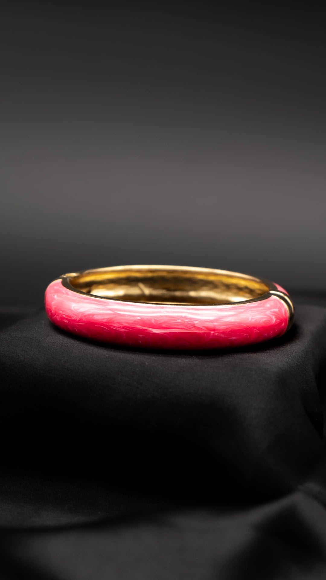 Evara Crush Bangle