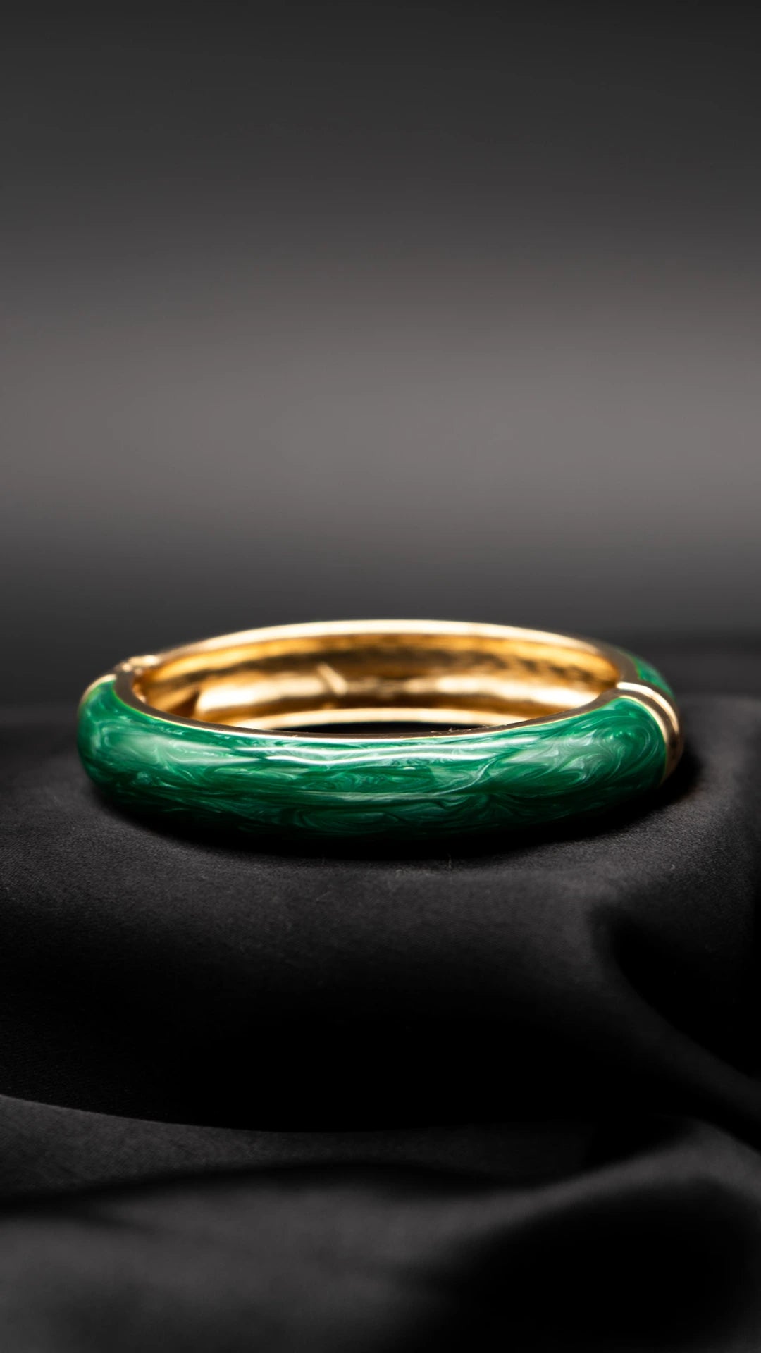 Evara Emerald Green Bangle