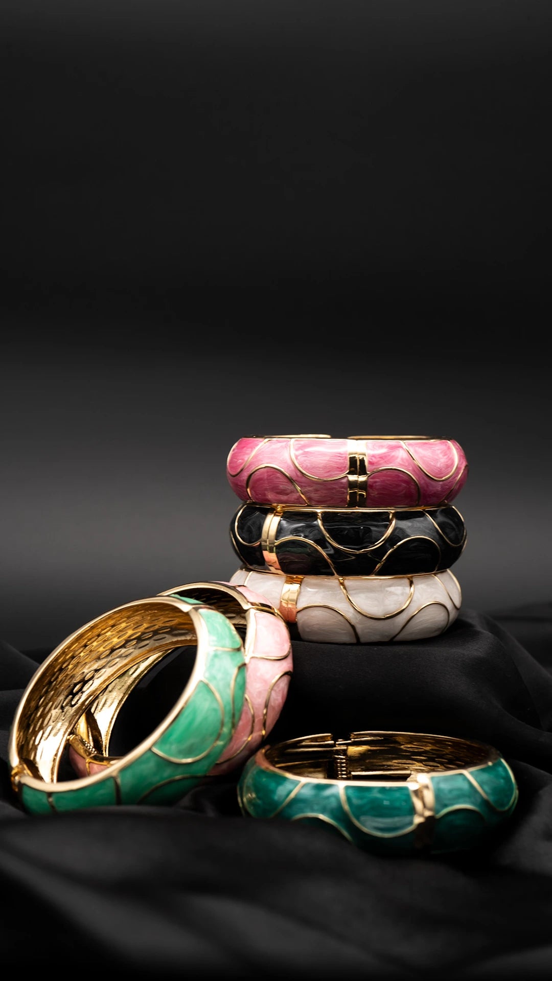 Luna Fuchsia Bangle