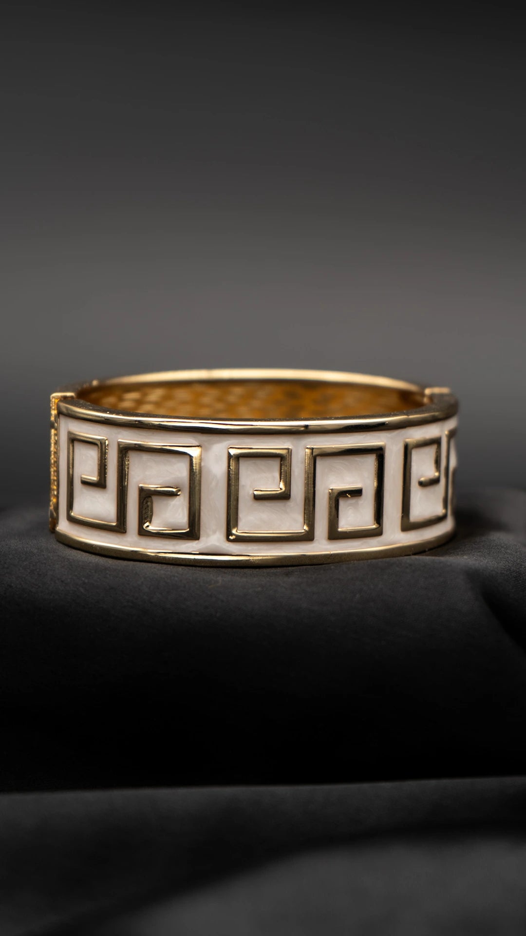 Elaia Glow Bangle