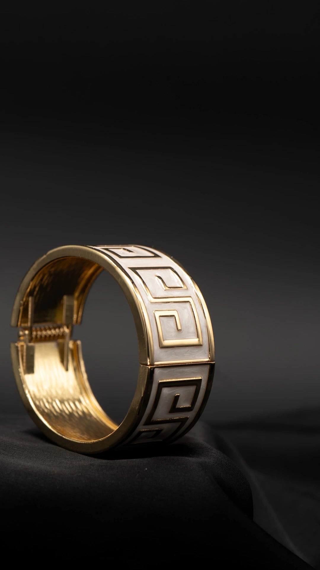 Elaia Glow Bangle