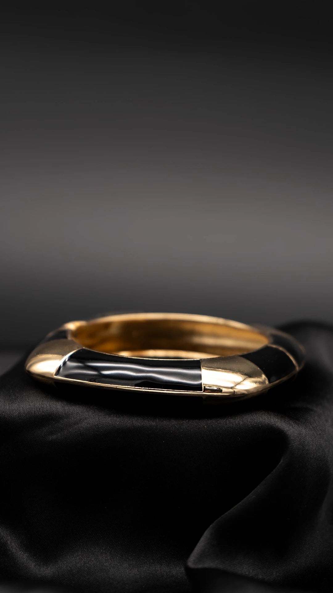 Noir Arc Bangle