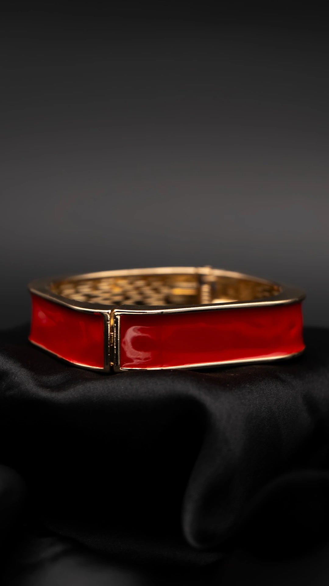 Ophelia Scarlet Bangle
