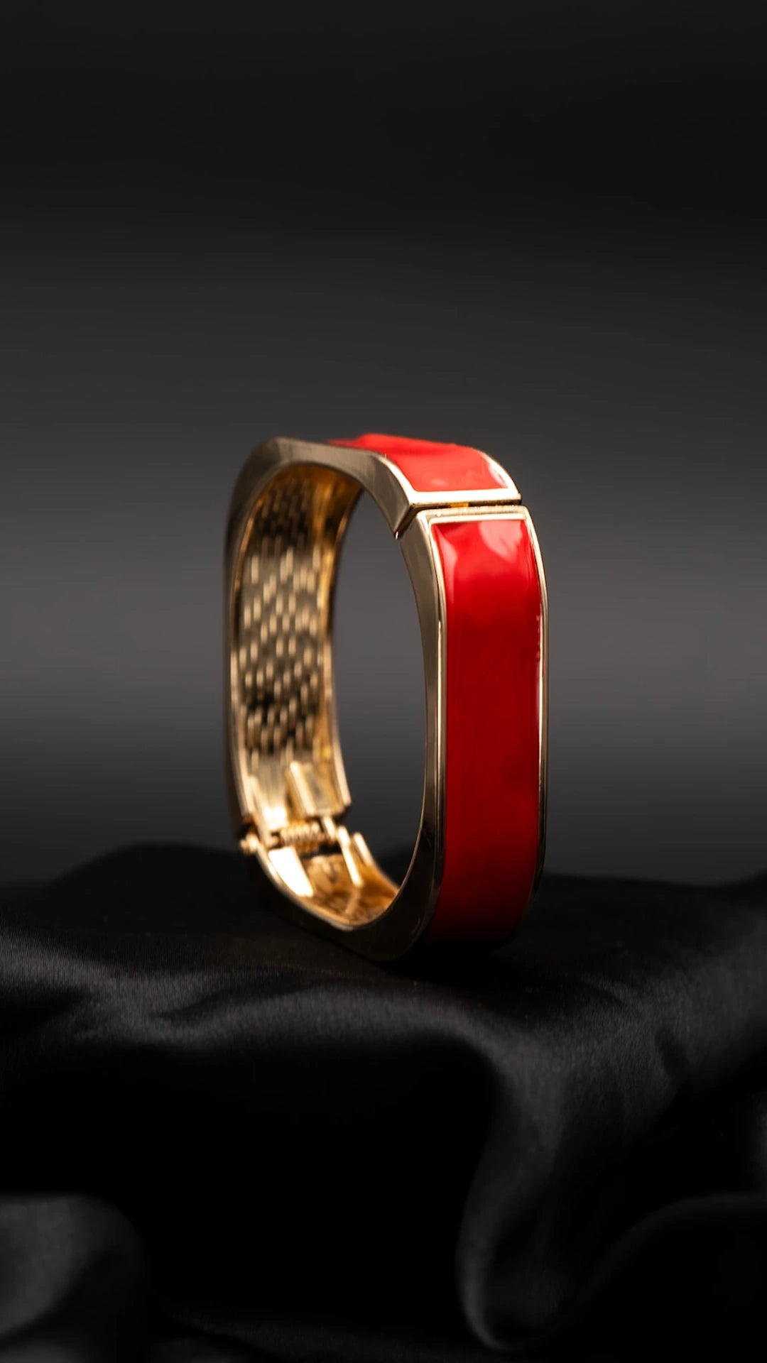 Ophelia Scarlet Bangle