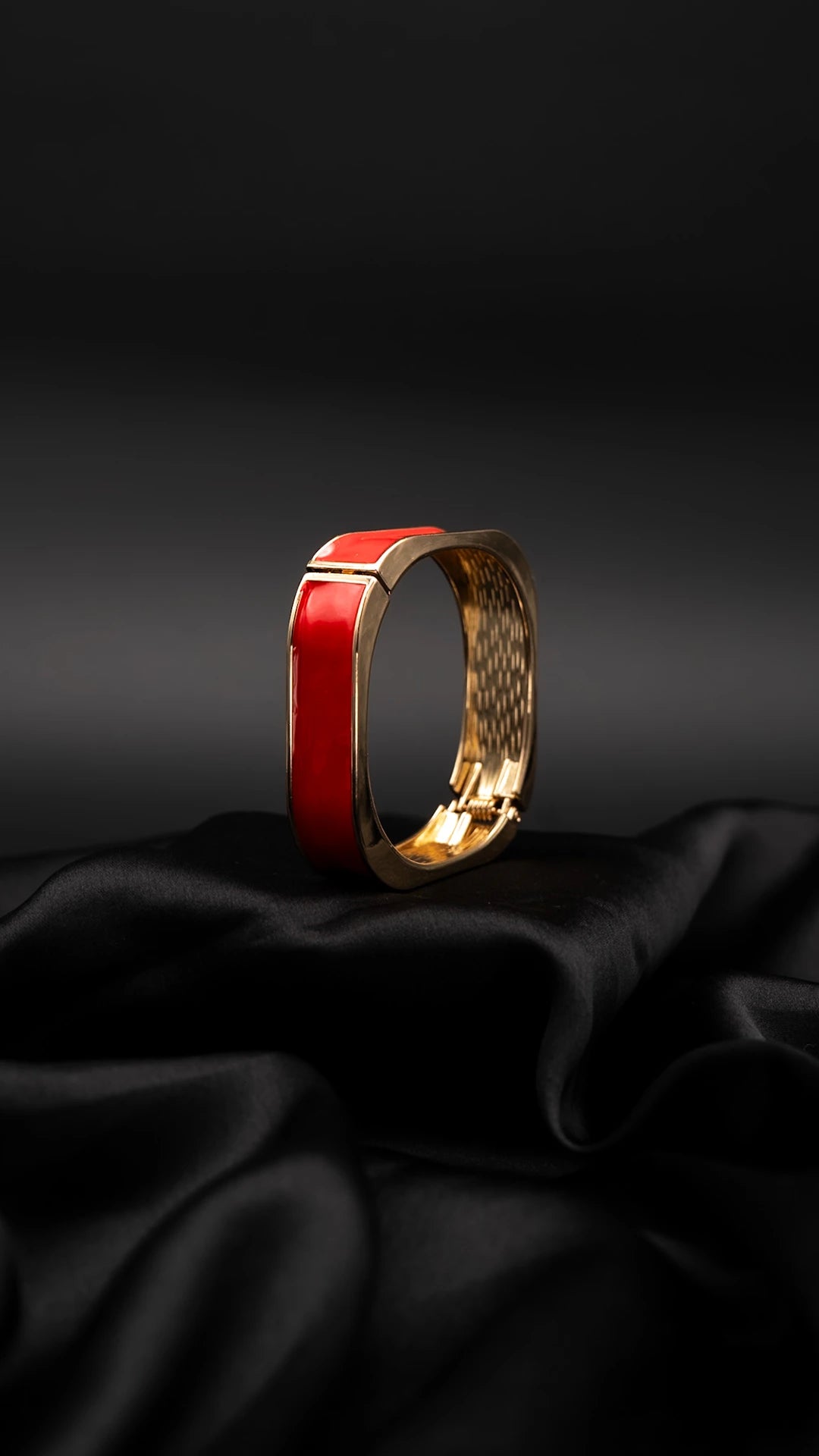 Ophelia Scarlet Bangle