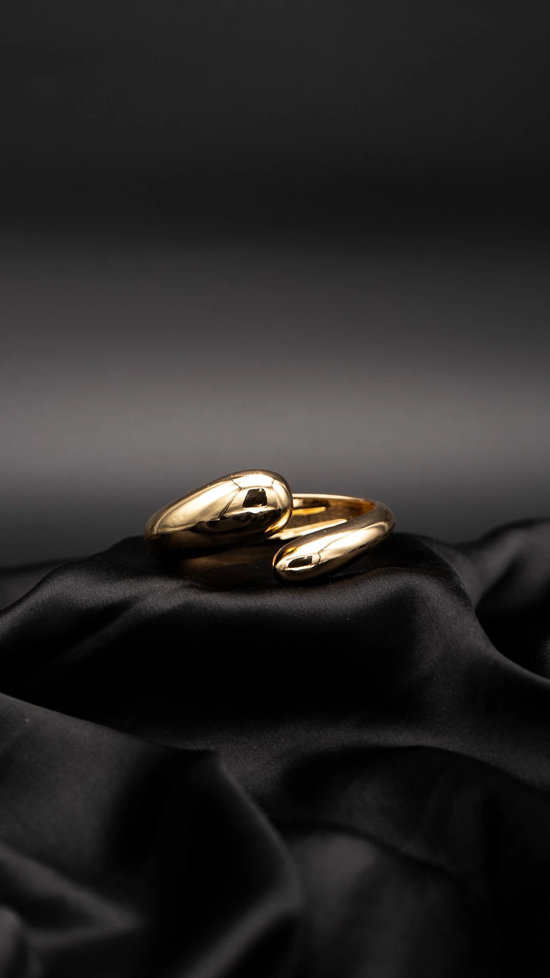 Flex Appeal Statement Bangle (Medium)