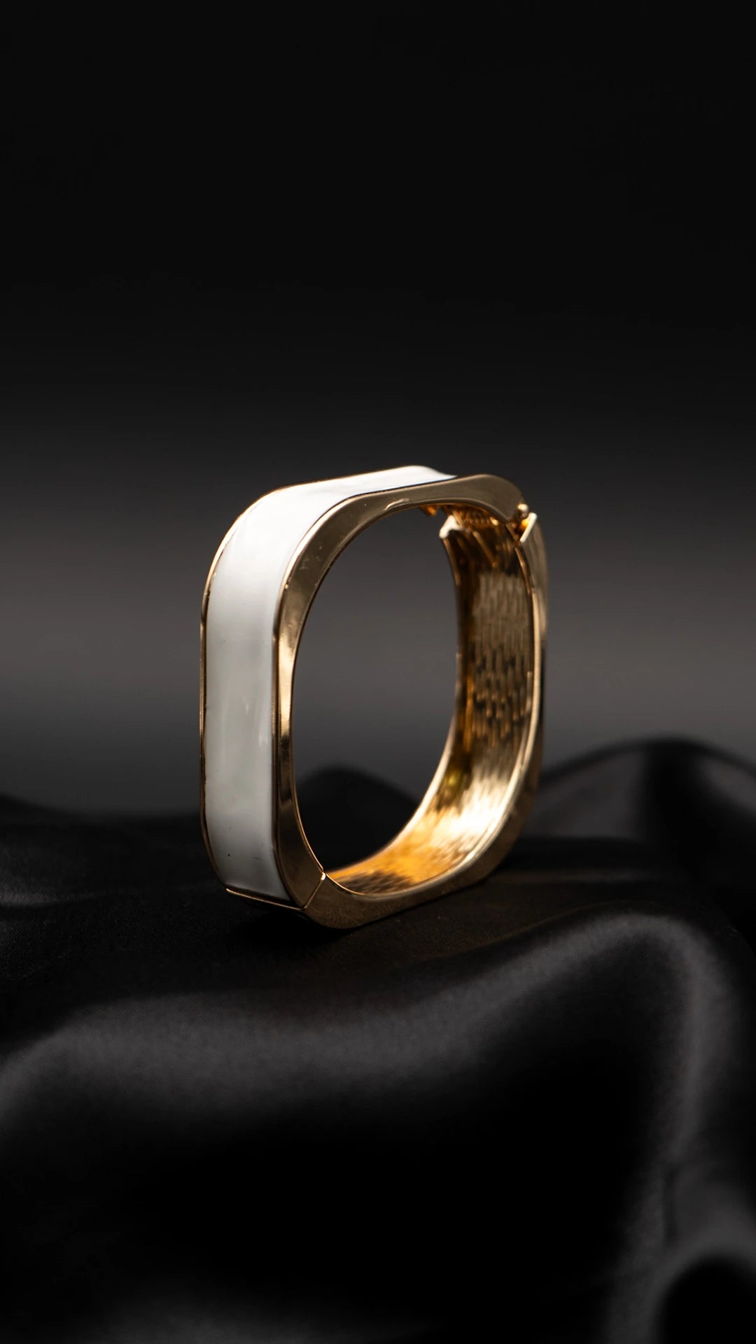 Ophelia Snow Bangle