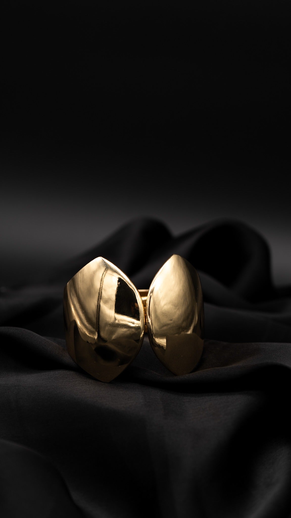 Velune Cuff Bangle