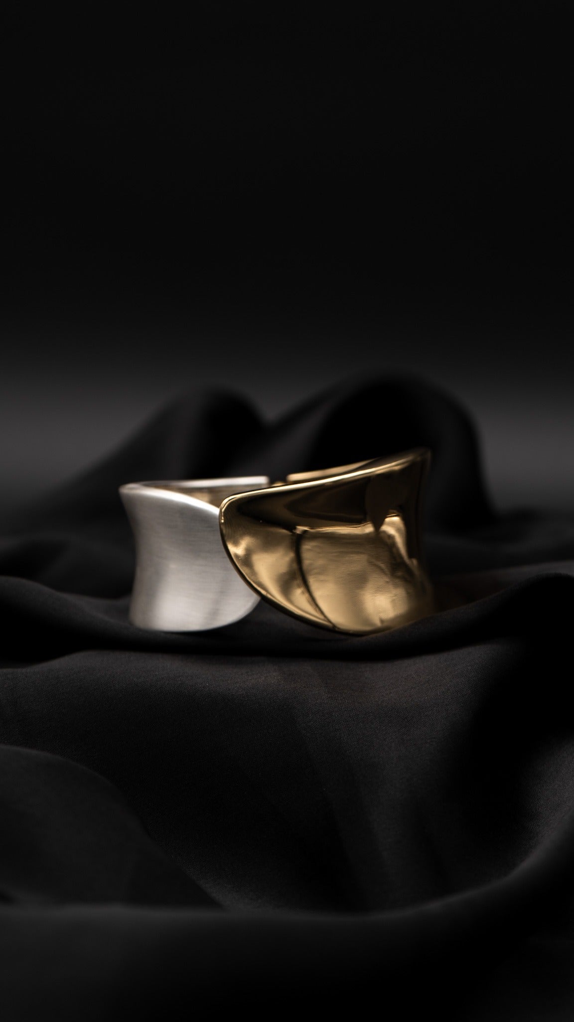 Lyssa Curve Bangle