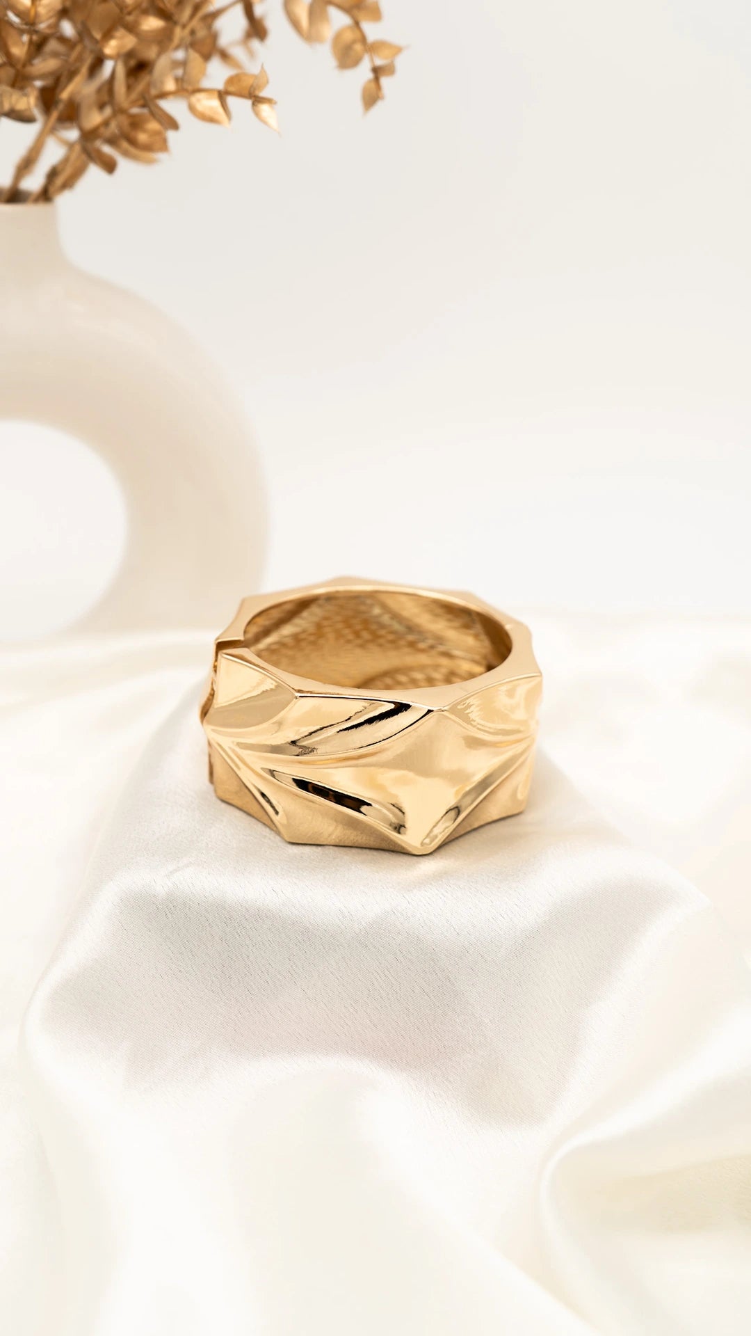ICYWRIST Gold Statement Bangle