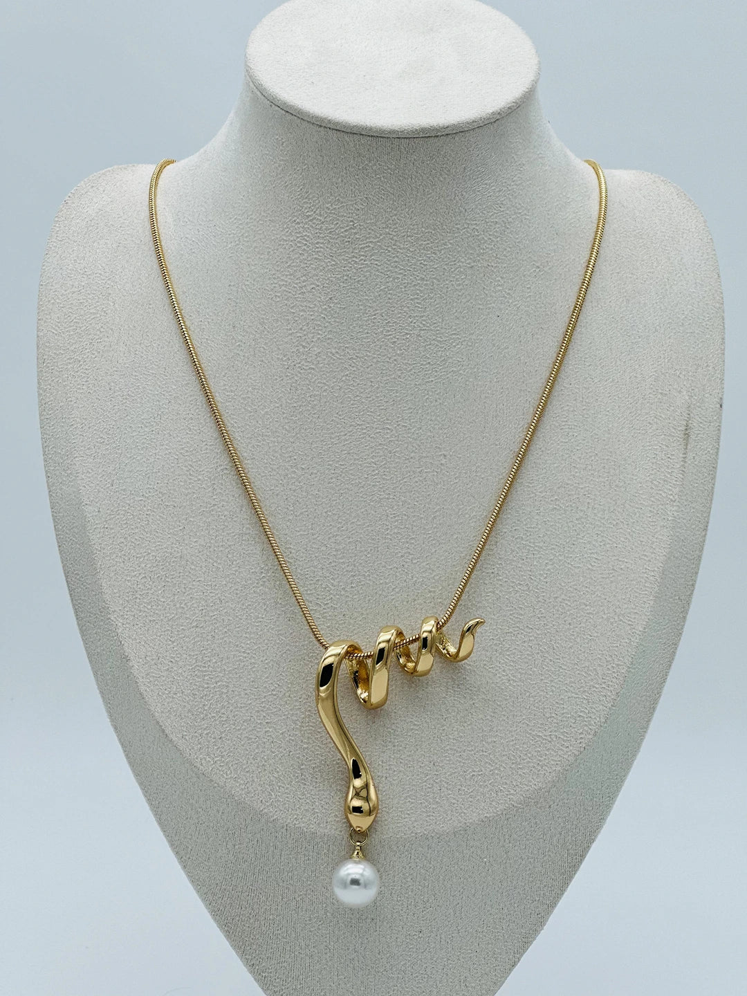 Venom Curve Necklace