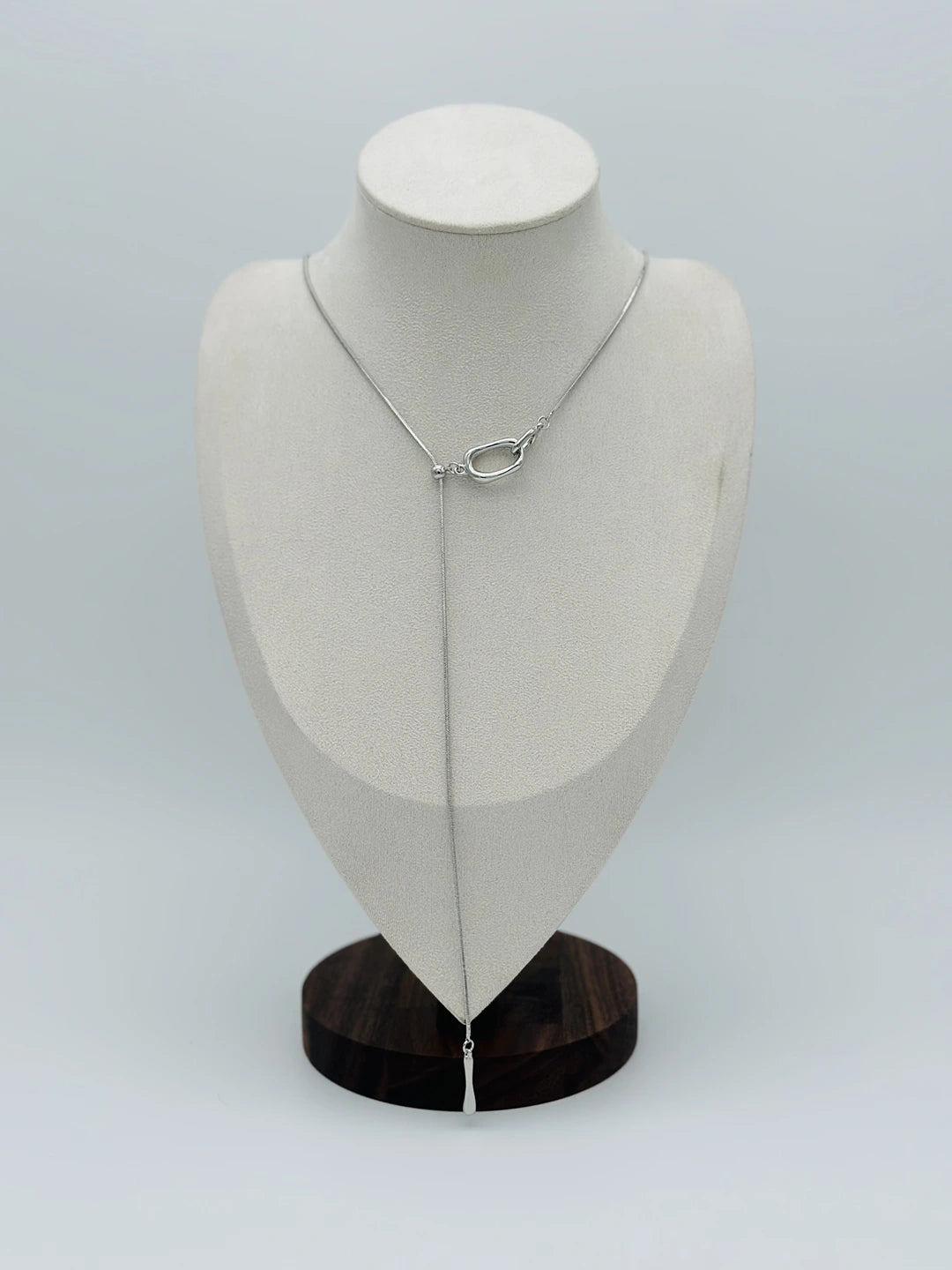 Élan Drop Necklace